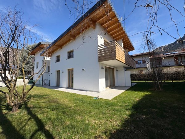 casa indipendente in vendita a Castione della Presolana