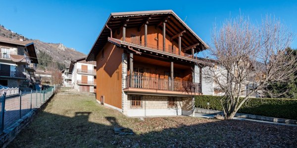 casa indipendente in vendita a Castione della Presolana