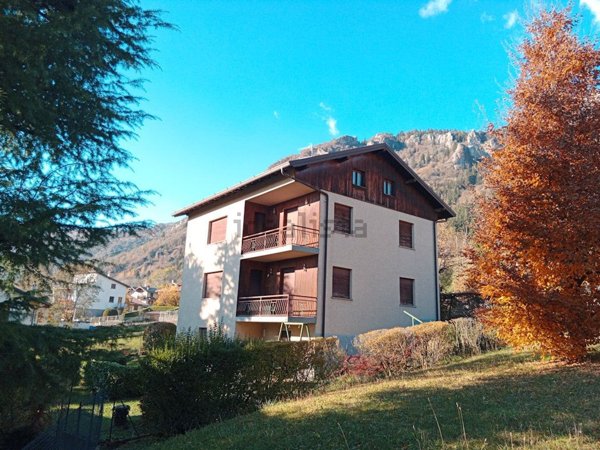 casa indipendente in vendita a Castione della Presolana