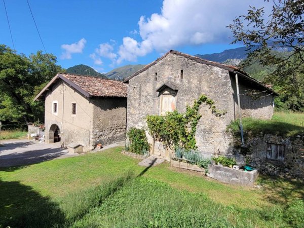 casa indipendente in vendita a Castione della Presolana