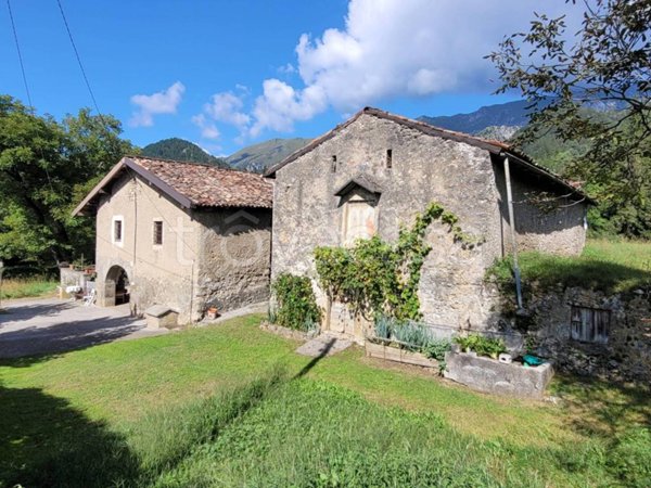 casa indipendente in vendita a Castione della Presolana