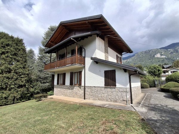 casa indipendente in vendita a Castione della Presolana