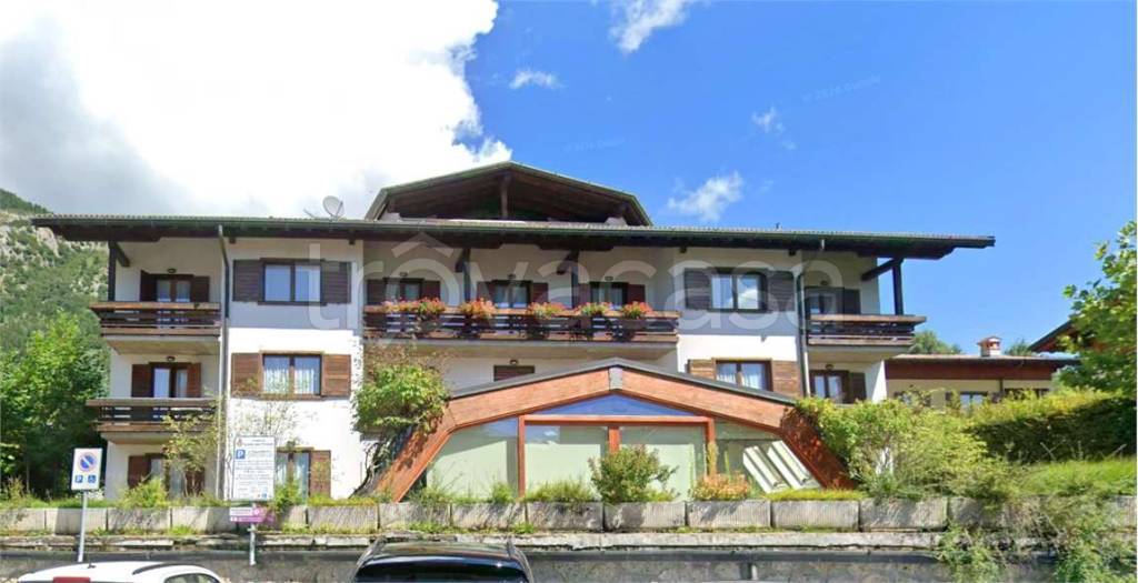 negozio in vendita a Castione della Presolana