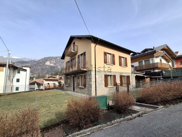 casa indipendente in vendita a Castione della Presolana