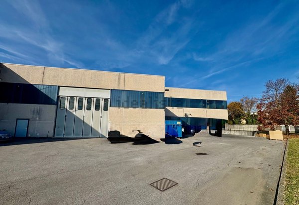 capannone in vendita a Castione della Presolana