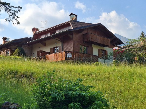 casa indipendente in vendita a Castione della Presolana