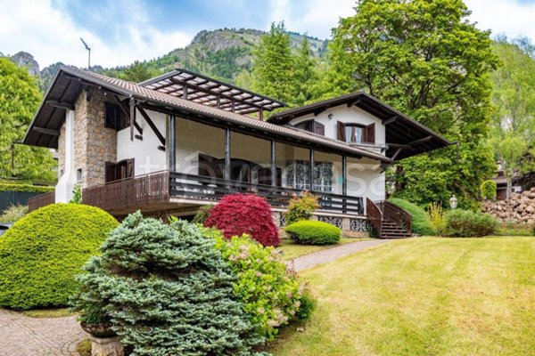 casa indipendente in vendita a Castione della Presolana