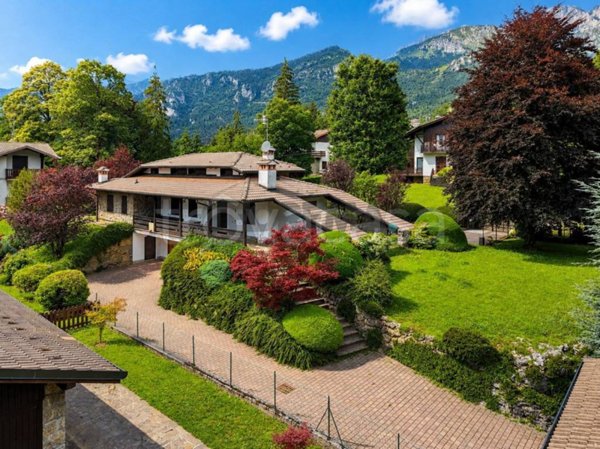 casa indipendente in vendita a Castione della Presolana