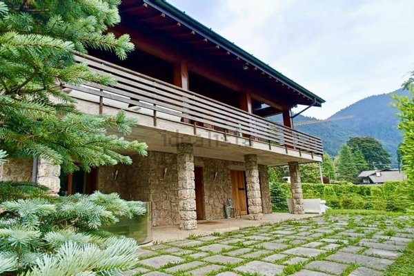 casa indipendente in vendita a Castione della Presolana