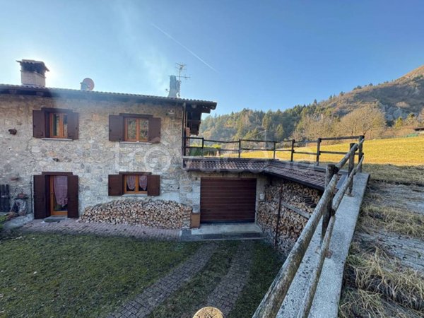 casa indipendente in vendita a Castione della Presolana