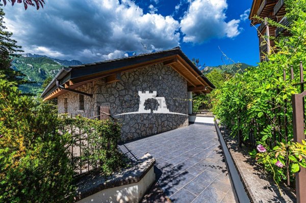 casa indipendente in vendita a Castione della Presolana