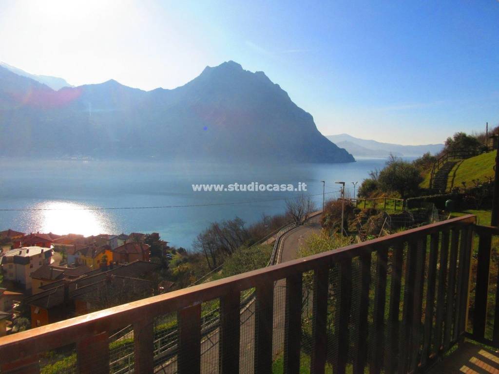 appartamento in vendita a Castro(BG)