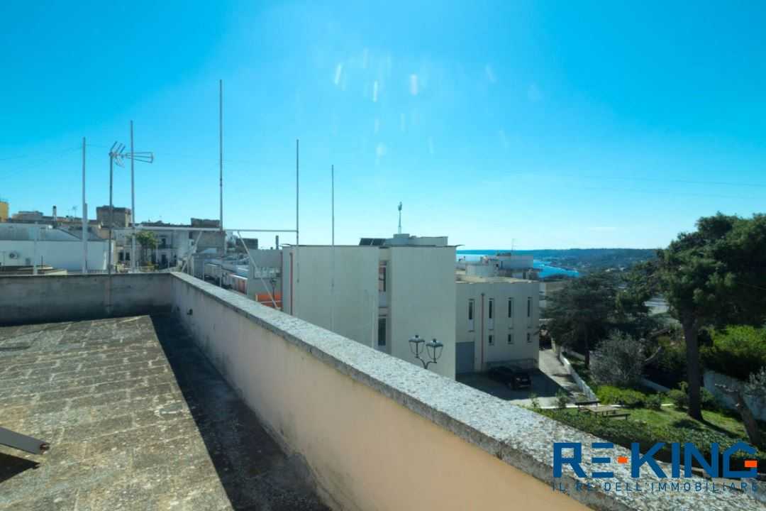 casa indipendente in vendita a Castro(BG)
