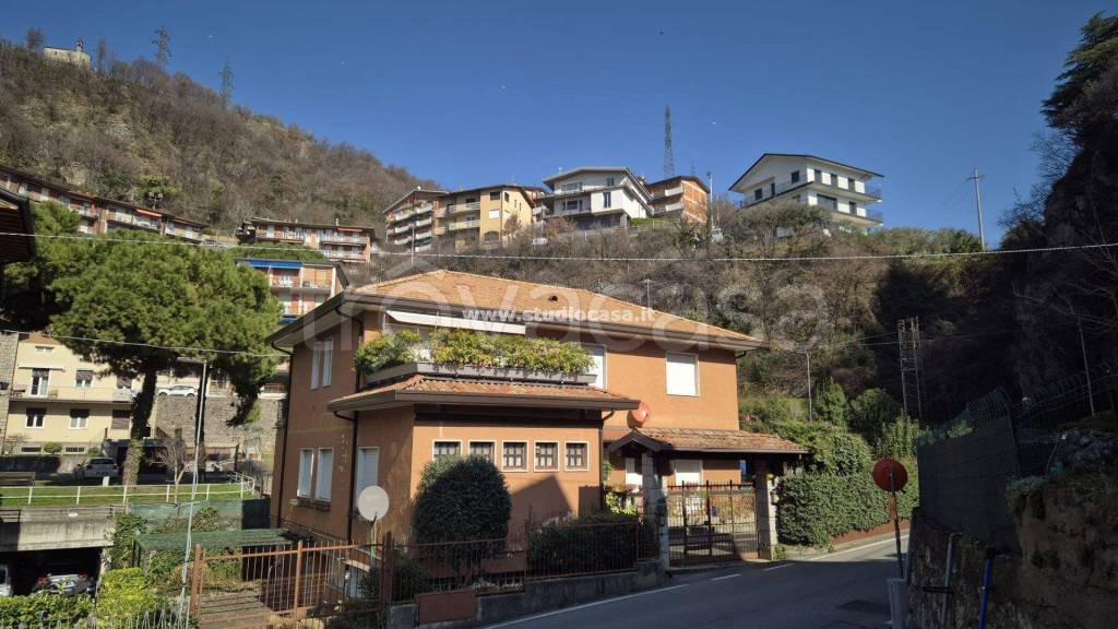 appartamento in vendita a Castro(BG)