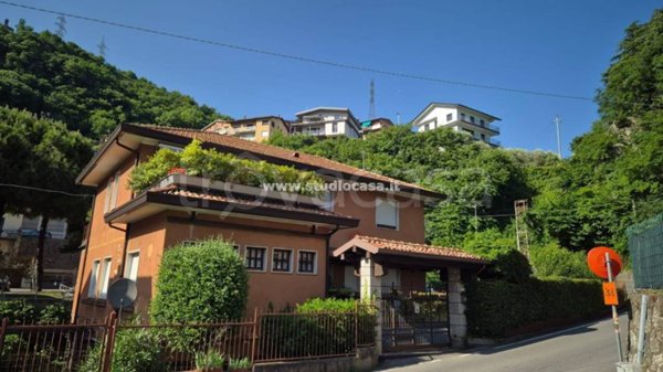 appartamento in vendita a Castro(BG)
