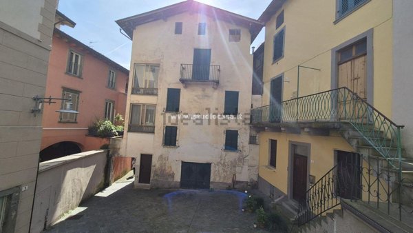 casa indipendente in vendita a Castro(BG)