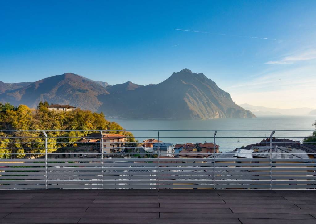 casa indipendente in vendita a Castro(BG)