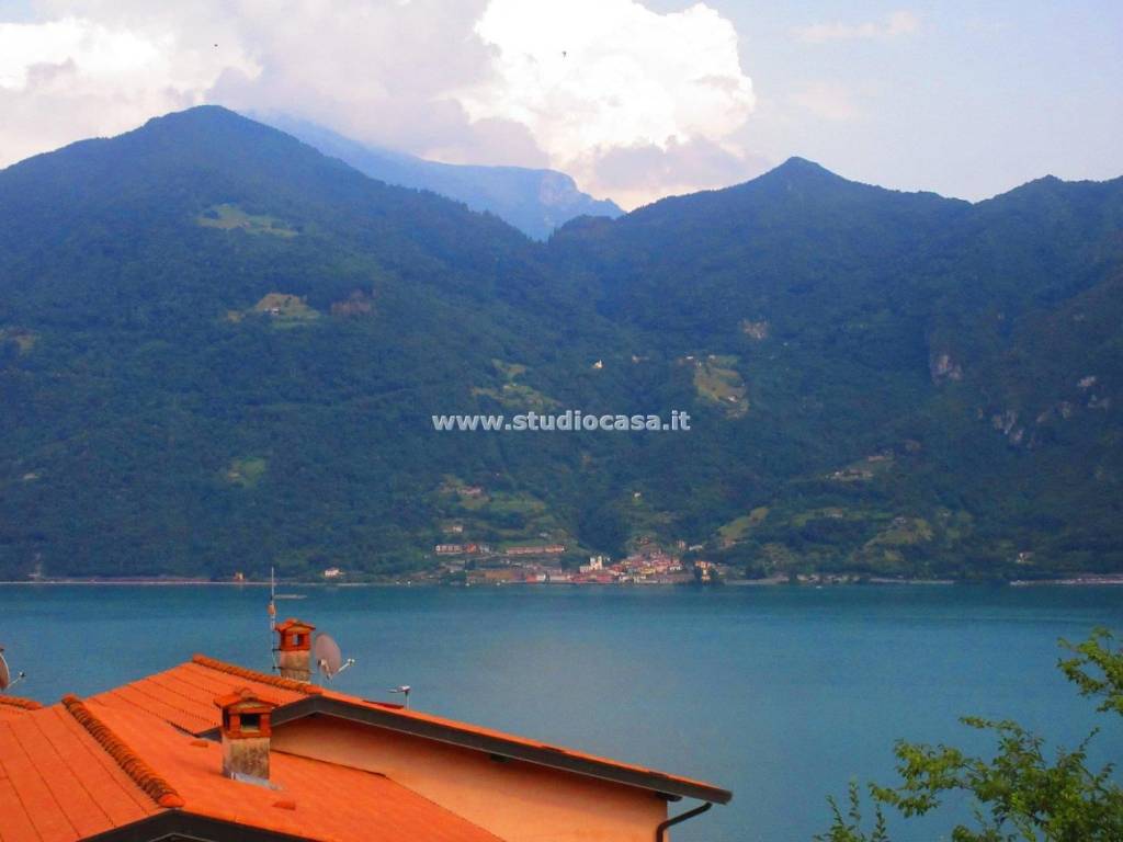 appartamento in vendita a Castro(BG)