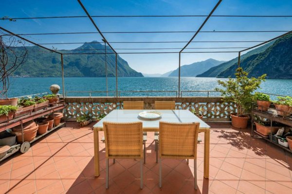 appartamento in vendita a Castro(BG)