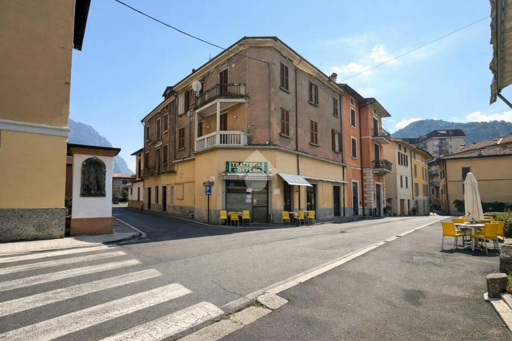 negozio in vendita a Castro(BG)