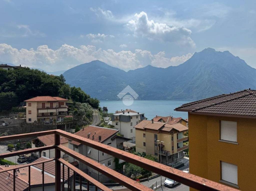 appartamento in vendita a Castro(BG)