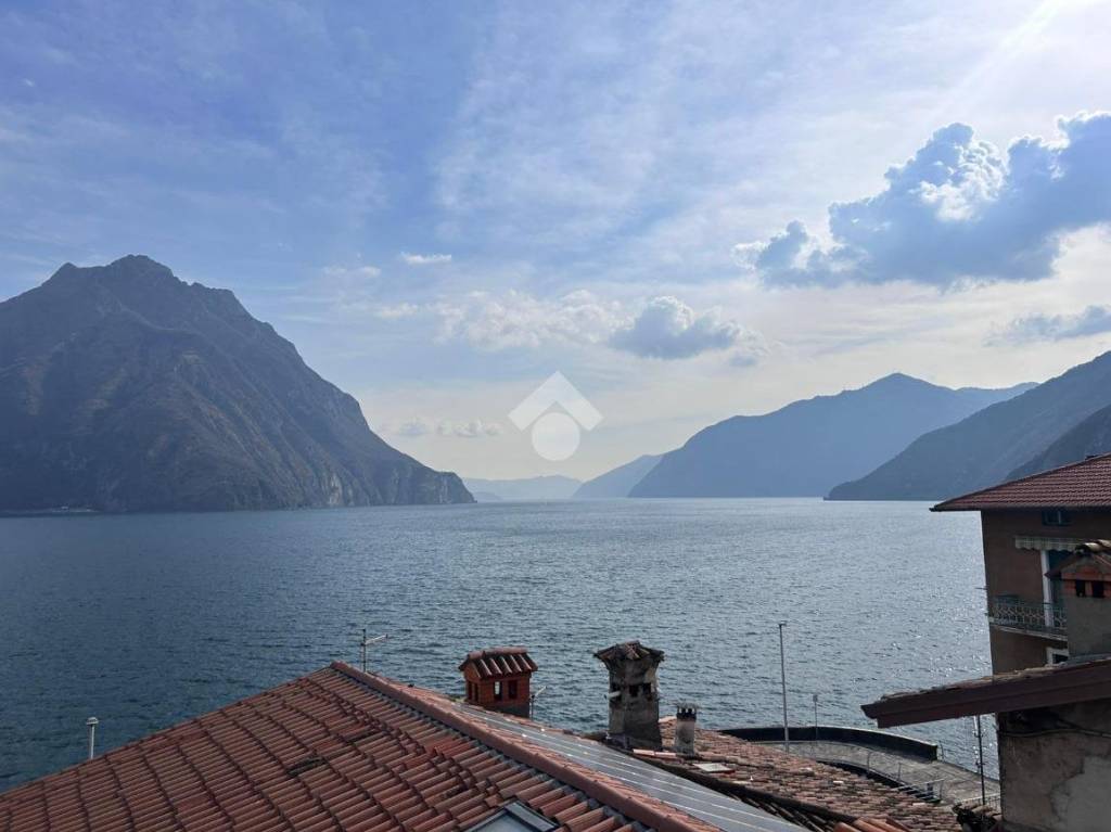 appartamento in vendita a Castro(BG)