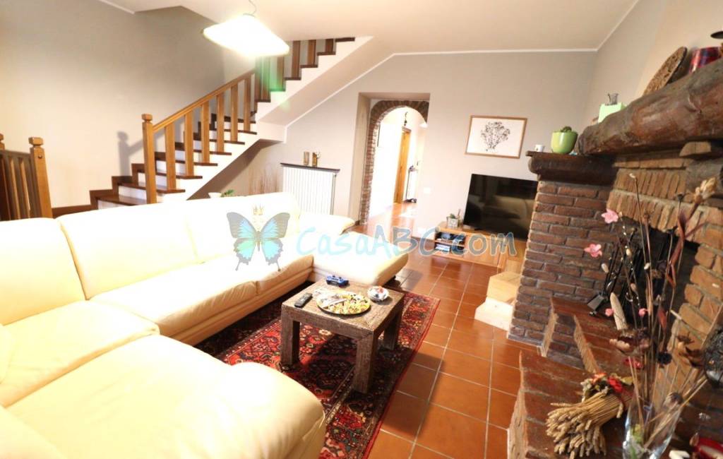 casa indipendente in vendita a Cavernago in zona Malpaga