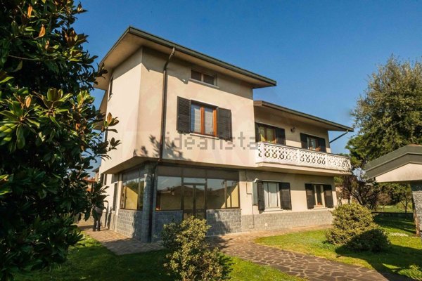 casa indipendente in vendita a Cavernago