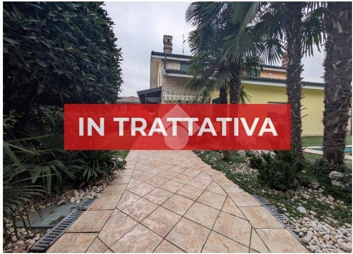 casa indipendente in vendita a Cavernago