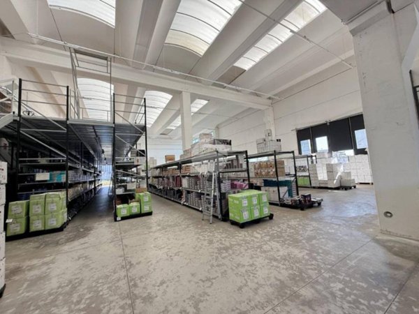 capannone in vendita a Cavernago