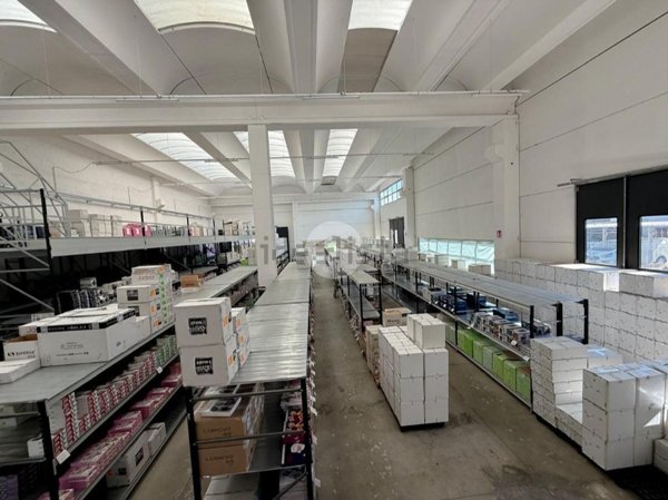 capannone in vendita a Cavernago