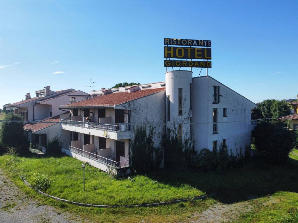 negozio in vendita a Cavernago