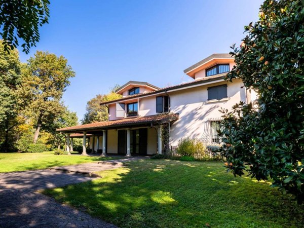 casa indipendente in vendita a Cavernago