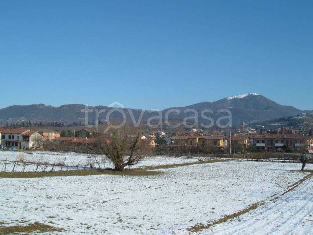 terreno edificabile in vendita a Cavernago