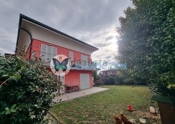 casa indipendente in vendita a Cavernago