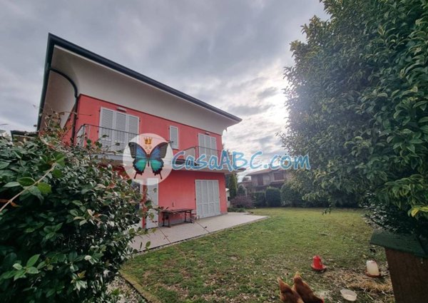 casa indipendente in vendita a Cavernago