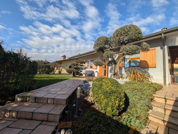 casa indipendente in vendita a Cavernago