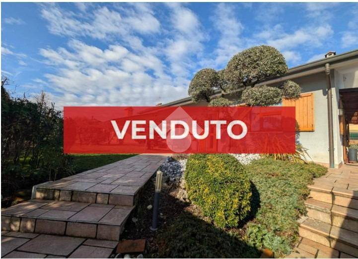 casa indipendente in vendita a Cavernago