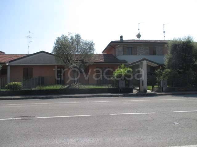 casa indipendente in vendita a Cavernago
