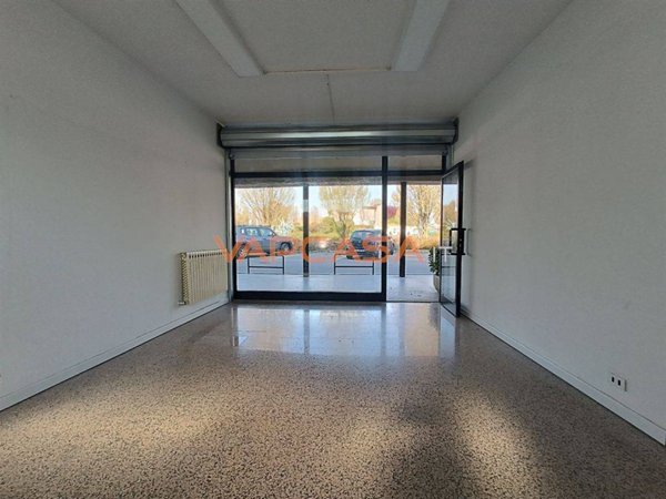locale commerciale in vendita a Cavernago