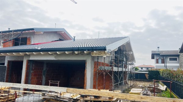 casa indipendente in vendita a Cavernago