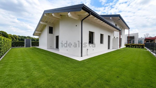 casa indipendente in vendita a Cavernago