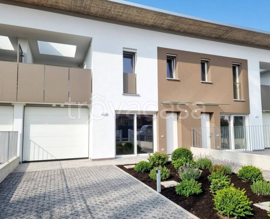 casa indipendente in vendita a Cavernago