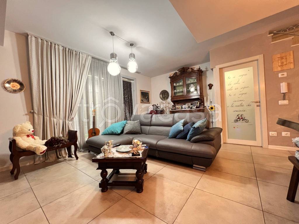 casa indipendente in vendita a Cazzano Sant'Andrea