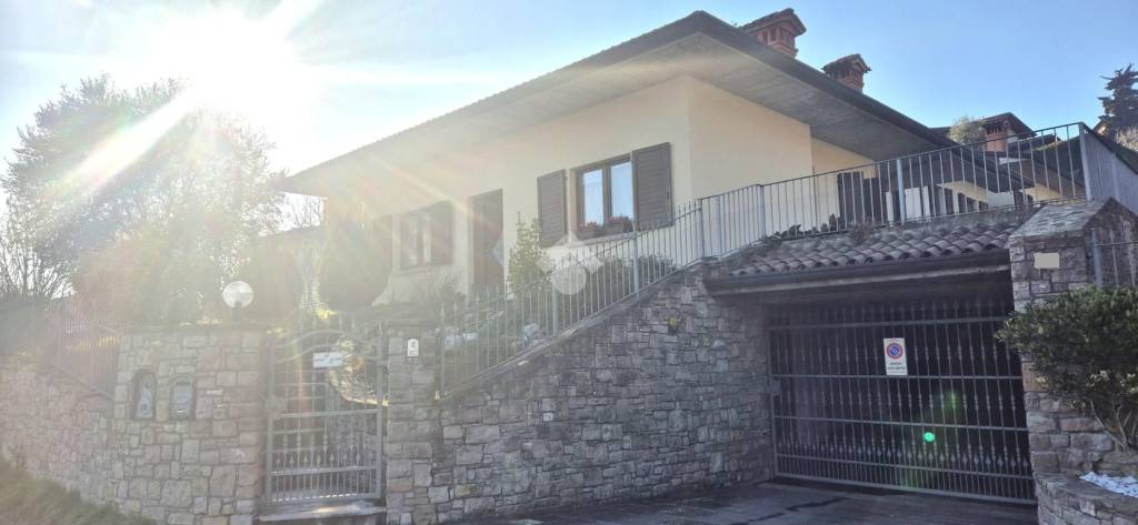 casa indipendente in vendita a Cenate Sopra