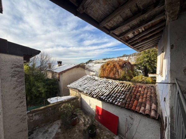 appartamento in vendita a Cenate Sopra in zona Sant'Ambrogio