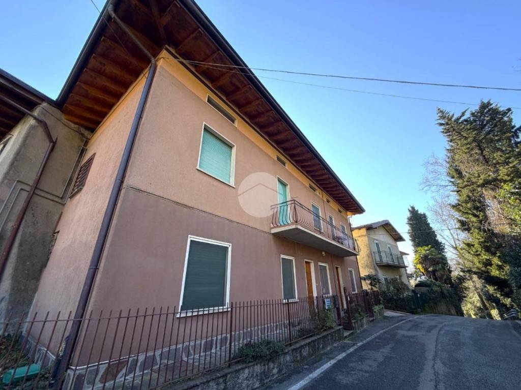 casa indipendente in vendita a Cenate Sopra in zona Valpredina
