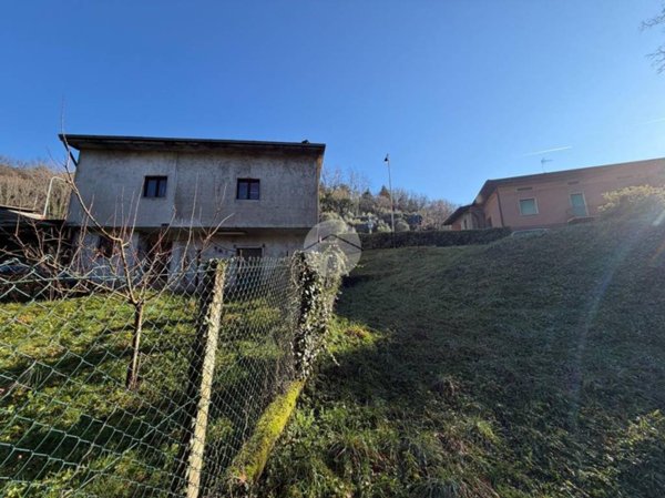 casa indipendente in vendita a Cenate Sopra in zona Valpredina