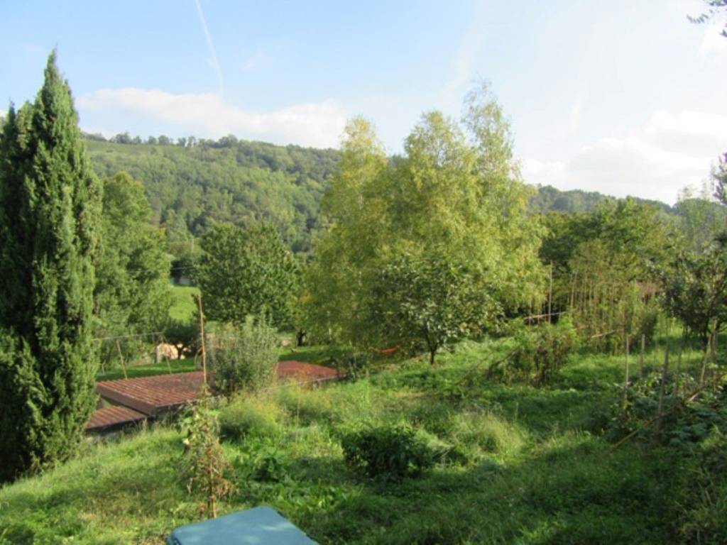 terreno edificabile in vendita a Cenate Sopra in zona Sant'Ambrogio