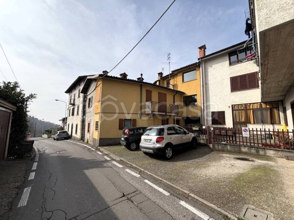casa indipendente in vendita a Cenate Sopra in zona Sant'Ambrogio